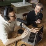 Leitfaden zur Entscheidung zwischen Audio- und Videoformat für Podcasts